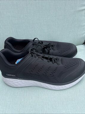 NWT Aetrex Men' running shoes sz 12